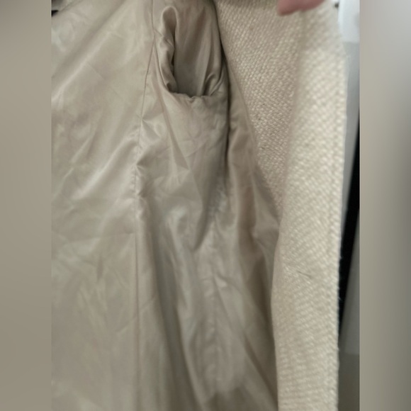 Lauren Ralph Lauren Fawn buckle front wool blend hooded wrap coat. Size 8 - Picture 6 of 16